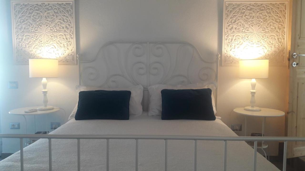 Bed and Breakfast La Casa Di Nina La Maddalena  Экстерьер фото