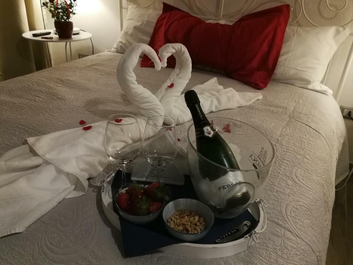 Bed and Breakfast La Casa Di Nina La Maddalena  Экстерьер фото